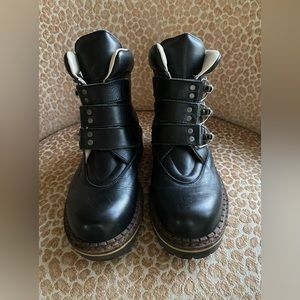 Geier Wally Womens Size 7 Classic Black After Ski Boots.